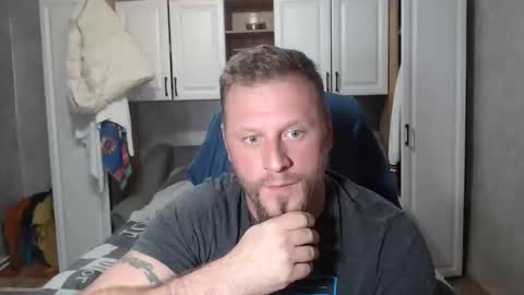 Snapshot of alexboy2022 chatting on 10.22.25 onlyfans..alexyno2022 online show from 10.22.25