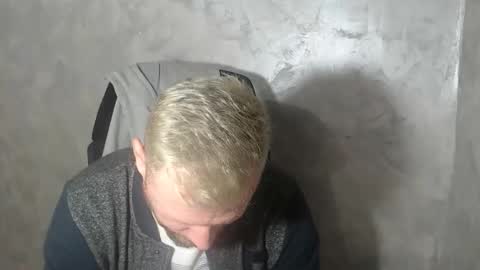 Snapshot of alexboy2022 chatting on 12.17.25 onlyfans..alexyno2022 online show from 12.17.25