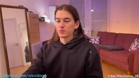 Snapshot of alexdavey chatting on 01.08.25           online show from 01.08.25