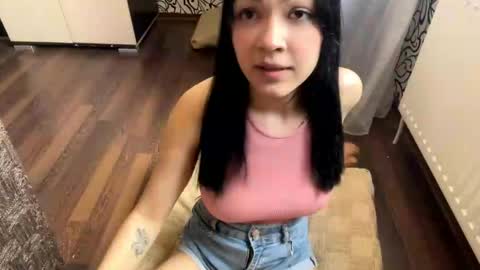 Snapshot of alexiaficke chatting on 05.17.26 Emila online show from 05.17.26