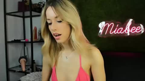 alexisbanx online show from 12.15.25