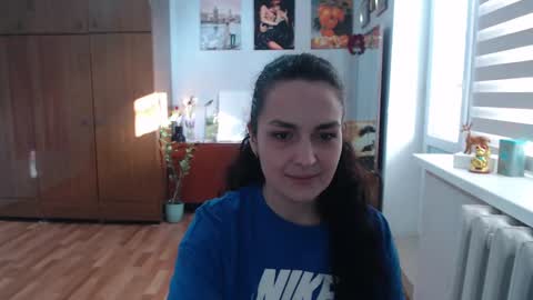 Snapshot of alexismillers chatting on 02.15.25 AlexisMillers online show from 02.15.25
