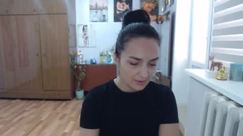 Snapshot of alexismillers chatting on 09.13.25 AlexisMillers online show from 09.13.25