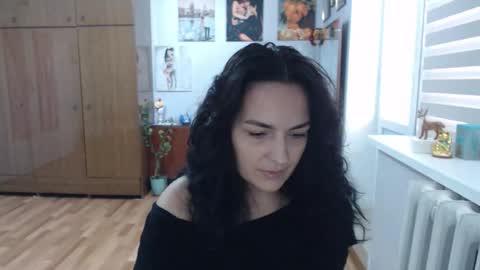 Snapshot of alexismillers chatting on 09.16.25 AlexisMillers online show from 09.16.25