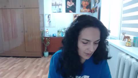 Snapshot of alexismillers chatting on 09.18.25 AlexisMillers online show from 09.18.25