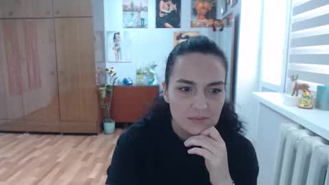 Snapshot of alexismillers chatting on 09.20.25 AlexisMillers online show from 09.20.25