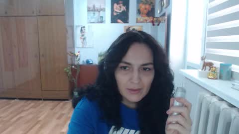 Snapshot of alexismillers chatting on 09.29.25 AlexisMillers online show from 09.29.25