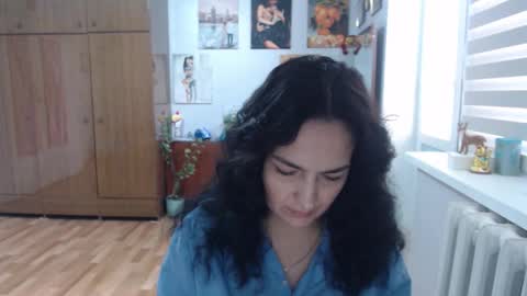 Snapshot of alexismillers chatting on 10.02.25 AlexisMillers online show from 10.02.25