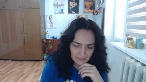 Snapshot of alexismillers chatting on 10.03.25 AlexisMillers online show from 10.03.25