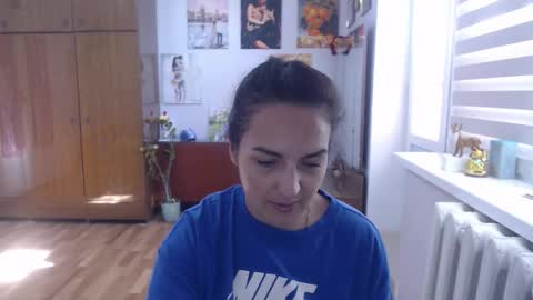 Snapshot of alexismillers chatting on 10.21.25 AlexisMillers online show from 10.21.25