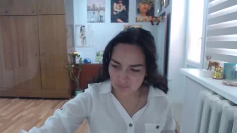 Snapshot of alexismillers chatting on 10.23.25 AlexisMillers online show from 10.23.25