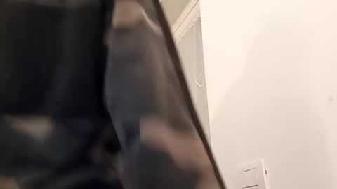 Snapshot of alexniculita33 chatting on 10.30.25 alexniculita33 online show from 10.30.25