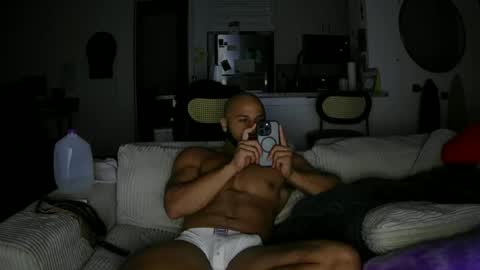 Snapshot of alextbigd chatting on 09.14.25 alextbigd online show from 09.14.25