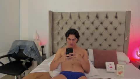 Snapshot of alexxander_hall chatting on 09.17.25 Alexxander Hall online show from 09.17.25