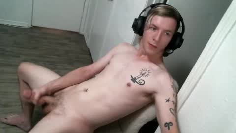 Snapshot of alexxxmic chatting on 10.20.25 Alexxxmic online show from 10.20.25