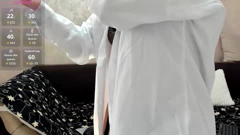 Snapshot of alexya_kat chatting on 10.17.25 alexya_kat online show from 10.17.25