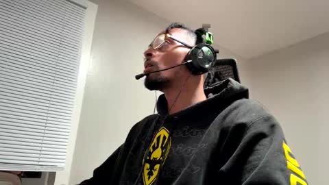 Snapshot of alfapipe23 chatting on 10.15.25 alfapipe23 online show from 10.15.25