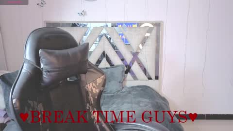 Carolina Join The Fan Club  online show from 11.22.25