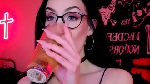 Miss Alice online show from 02.02.26