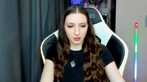 Snapshot of alice_bailey chatting on 09.26.25 Alice online show from 09.26.25