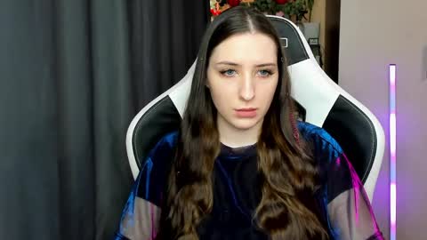 Snapshot of alice_bailey chatting on 04.16.26 Alice online show from 04.16.26