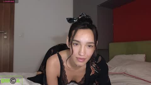 Snapshot of alice_bane chatting on 01.05.25 A R Y A  T I A online show from 01.05.25