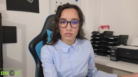 Snapshot of alice_bane chatting on 01.07.25 A R Y A  T I A online show from 01.07.25