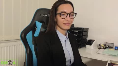 Snapshot of alice_bane chatting on 02.23.25 A R Y A  T I A online show from 02.23.25