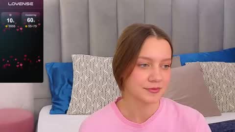 Snapshot of alice_charmy chatting on 02.28.25 Alice in Wonderland online show from 02.28.25