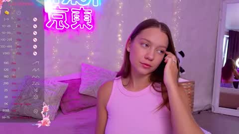 Snapshot of alice_charmy chatting on 09.16.25 Alice in Wonderland online show from 09.16.25