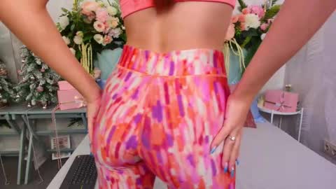 Snapshot of alice_charmy chatting on 12.19.25 Alice in Wonderland online show from 12.19.25