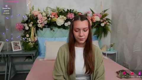 Snapshot of alice_charmy chatting on 02.26.26 Alice in Wonderland online show from 02.26.26