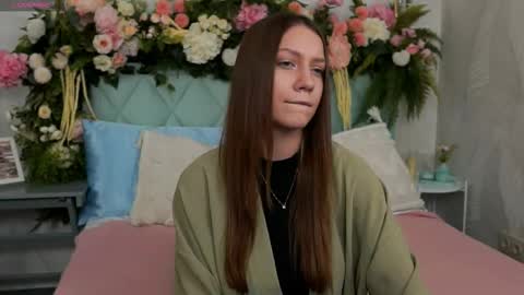 Snapshot of alice_charmy chatting on 03.02.26 Alice in Wonderland online show from 03.02.26