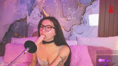 Snapshot of alice_cute77 chatting on 05.17.26 Mey online show from 05.17.26