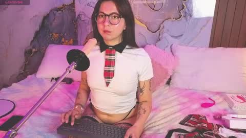Snapshot of alice_cute77 chatting on 05.18.26 Mey online show from 05.18.26