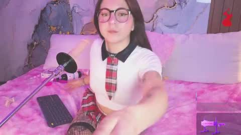 Snapshot of alice_cute77 chatting on 05.29.26 Mey online show from 05.29.26