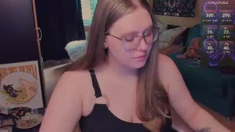 Snapshot of alice_dreamgirl_ chatting on 07.23.26 Alice 3 online show from 07.23.26
