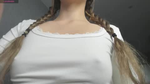 My name is Alice find out about me in the Fansly  online show from 10.06.25