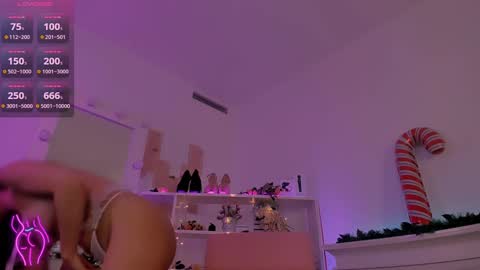Snapshot of alice_in_the__wonderland chatting on 12.27.24 Alice online show from 12.27.24