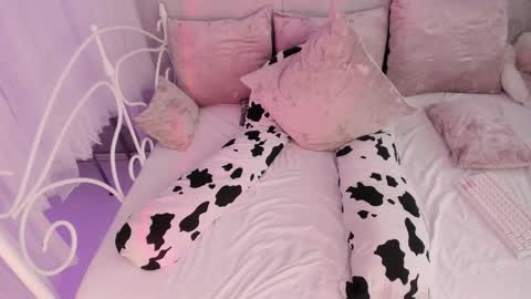 Snapshot of alice_kinky_girl chatting on 09.13.25 Alice online show from 09.13.25