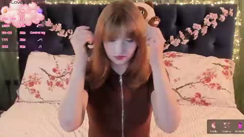 Snapshot of alice_langley chatting on 07.17.26 Alice 3 online show from 07.17.26