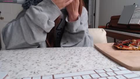 Alice Lee online show from 04.30.26