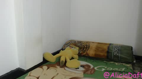 Alicia Aldara online show from 04.12.26