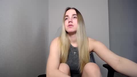 Snapshot of alice_rays_ chatting on 01.06.26 Alice online show from 01.06.26