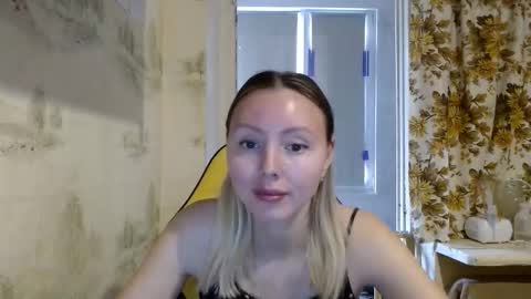 Alice smiles online show from 04.14.26