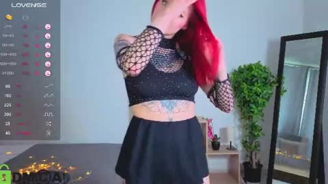 Snapshot of alice_tamm chatting on 06.19.26 Alice online show from 06.19.26