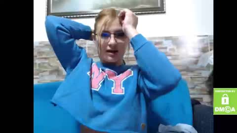 Snapshot of alice_trinity chatting on 09.10.25 Alice online show from 09.10.25