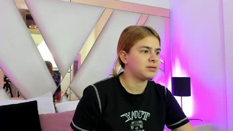 Snapshot of alicecruuz chatting on 05.28.26 AliceCruz online show from 05.28.26