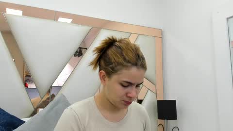 AliceCruz online show from 06.03.26