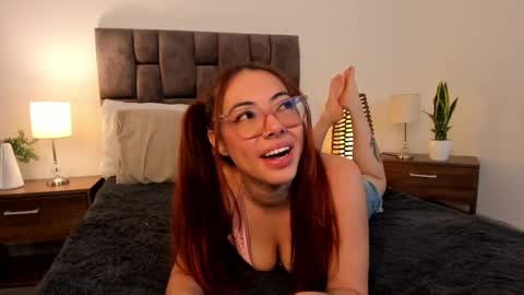 Snapshot of alicecullenn_ chatting on 11.14.25 Alice Cullen online show from 11.14.25